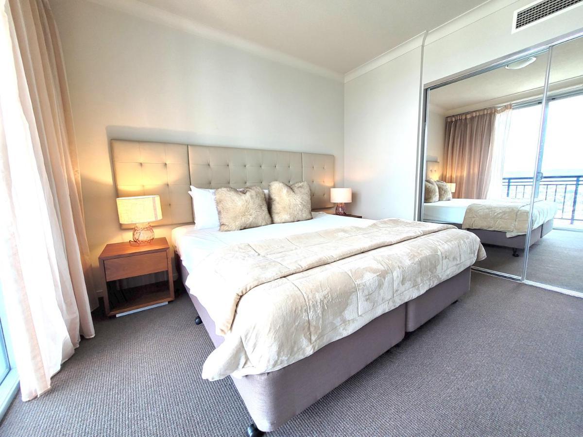 Peepsleep Chevron Towers Apartment Gold Coast Bagian luar foto