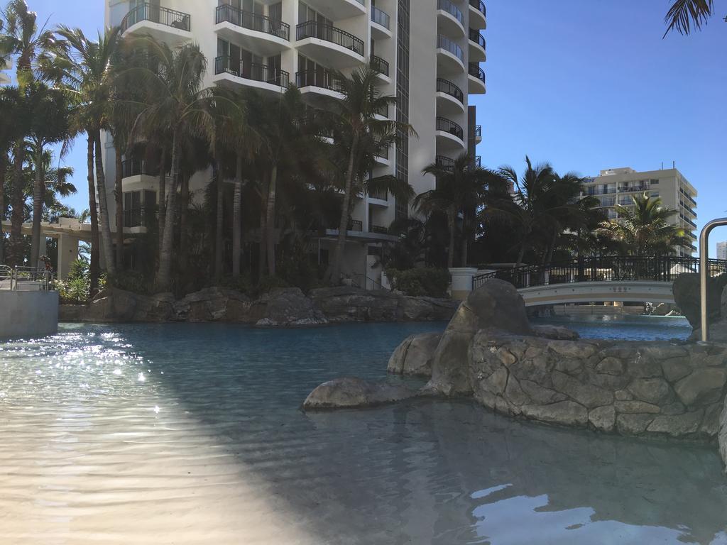 Peepsleep Chevron Towers Apartment Gold Coast Bagian luar foto